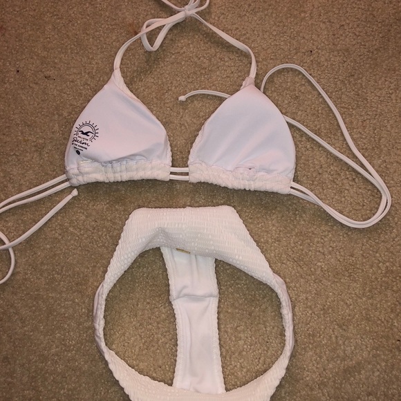 White scrunch bikini - Picture 4 of 4